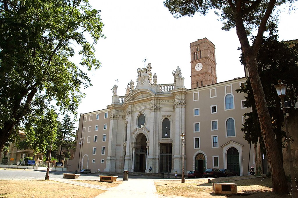 basilica_di_santa_croce_in_gerusalemme_-_esterno