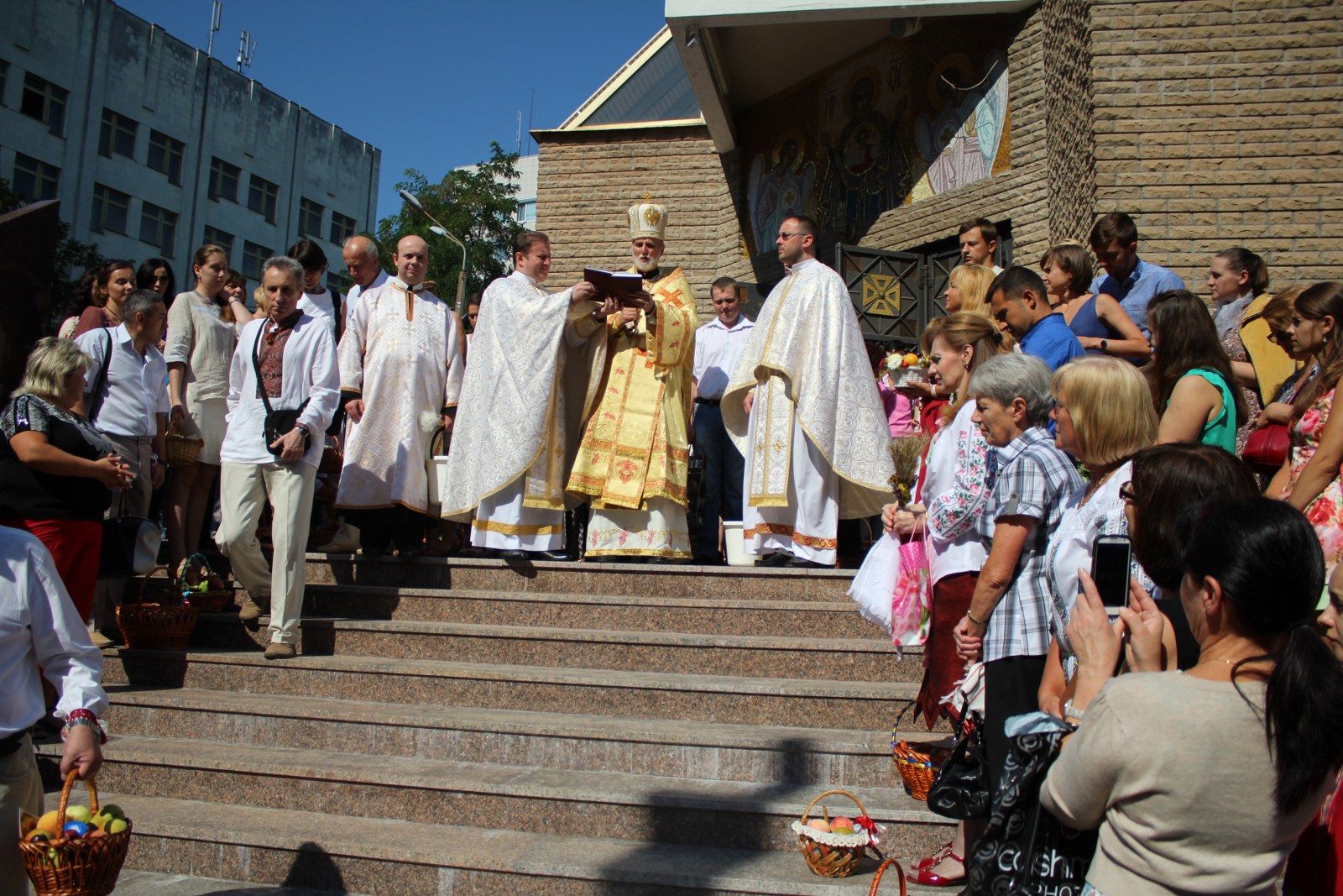 2014-08-19 – Kyiv – Pered chramom UHKC (5)_1600x1067